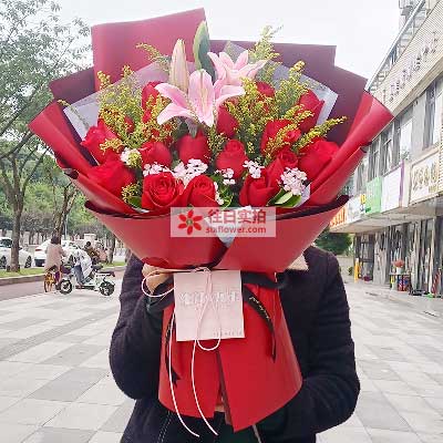 南京19朵红玫瑰百合，与你幸福前行