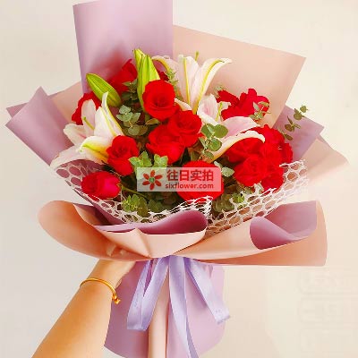 南京18朵红玫瑰百合，真情相守一生